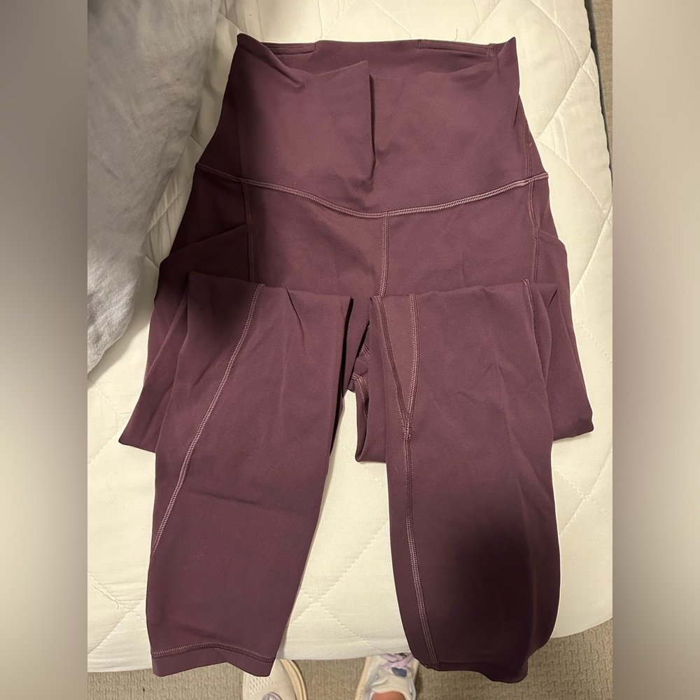 Lulu lemon align leggings in color grape thistle size 4